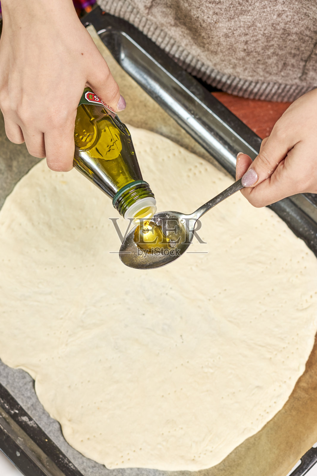 自制美味披萨的过程照片摄影图片