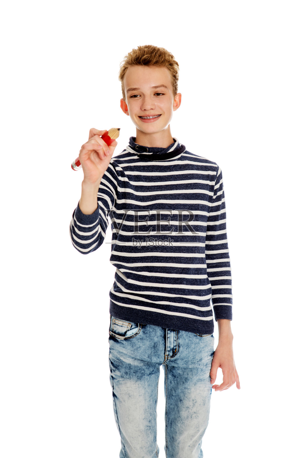 站在白底的年轻时尚模特男孩照片摄影图片