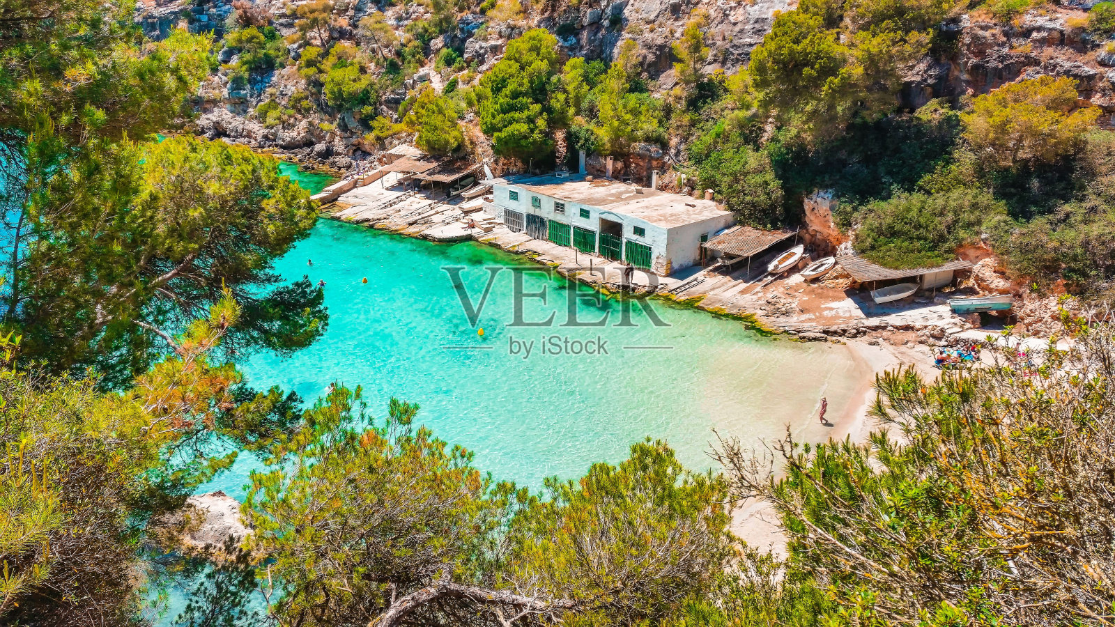 马略卡岛田园诗般的海岸景观照片摄影图片