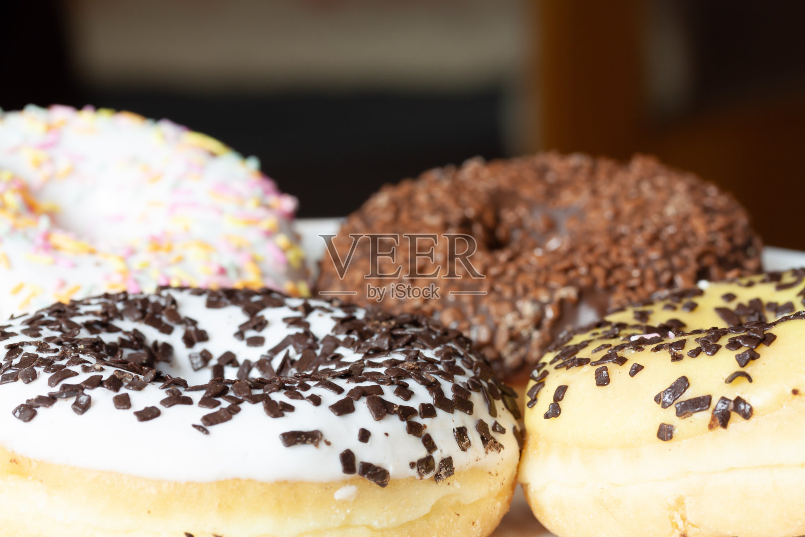 自制甜甜圈白色盘子的特写镜头照片摄影图片