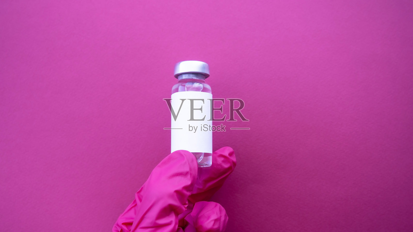 针对病毒的血液疫苗空白白色标签样本的文本在实验室。布局。医学概念。照片摄影图片