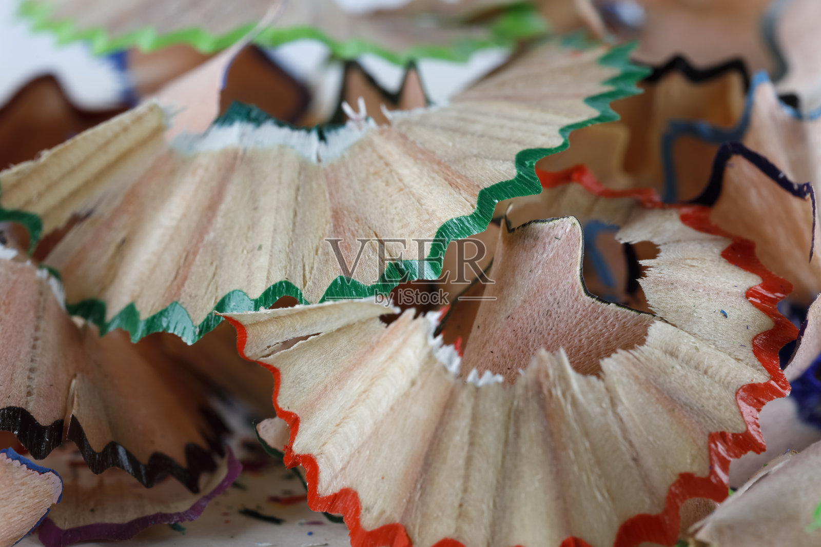 削铅笔后剩下的削屑照片摄影图片