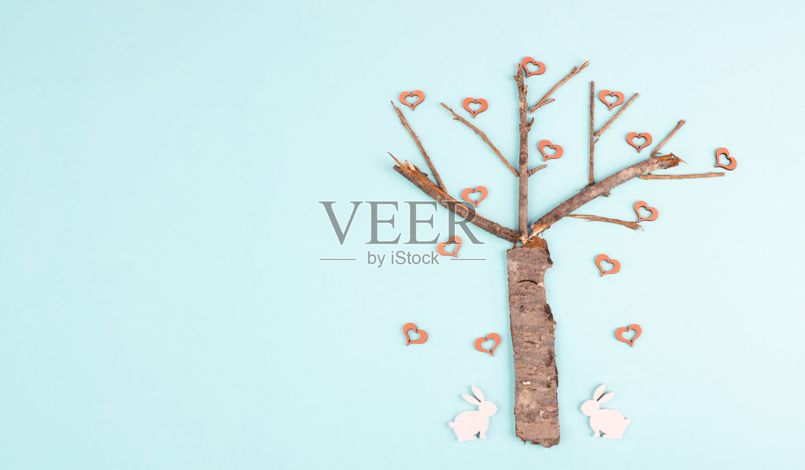 有爱心和兔子或复活节兔子的树，爱和情感，春节情人卡照片摄影图片