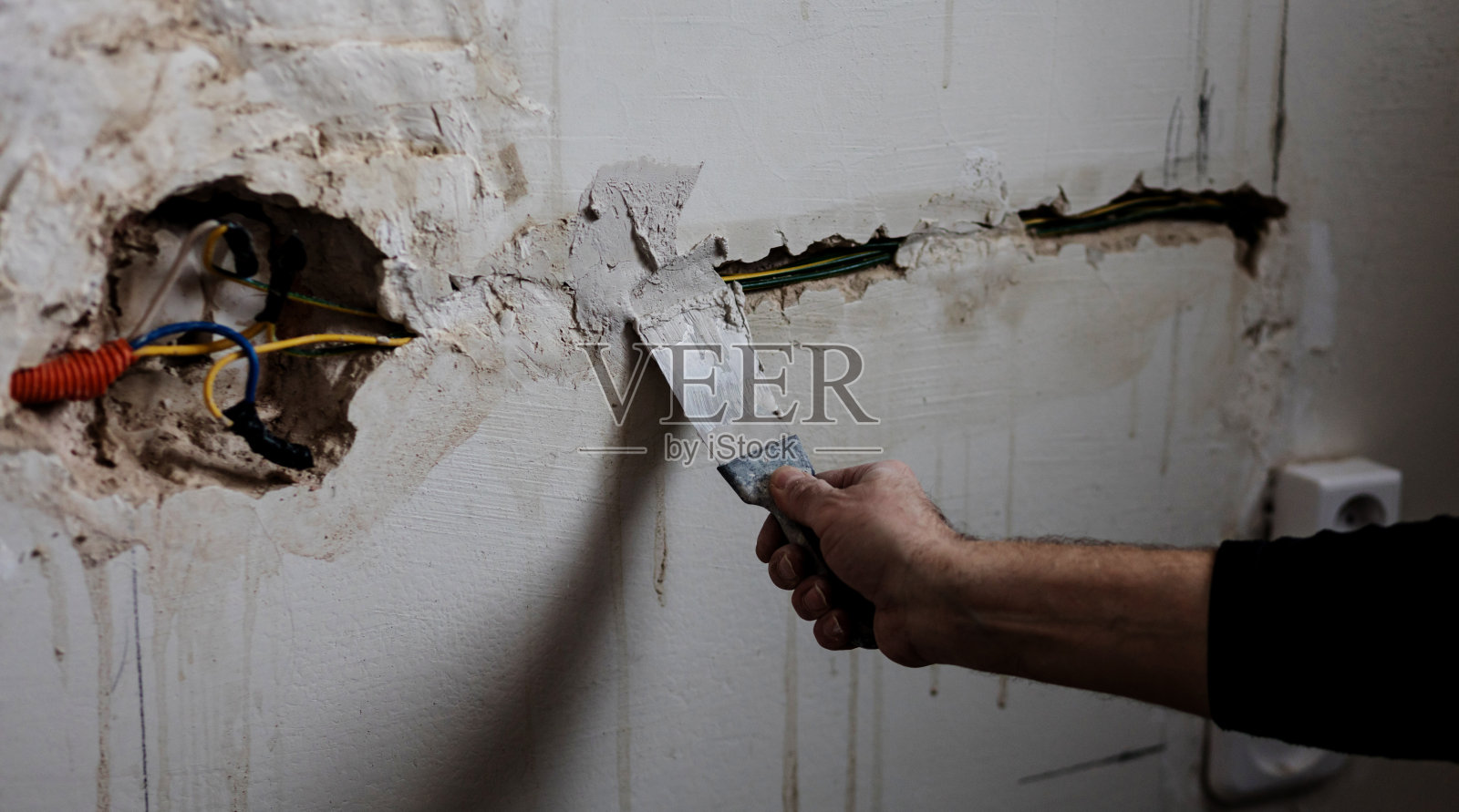 男子用手铲照片摄影图片