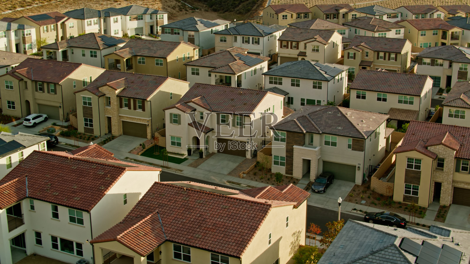 加利福尼亚州圣克拉利塔的房屋鸟瞰图照片摄影图片