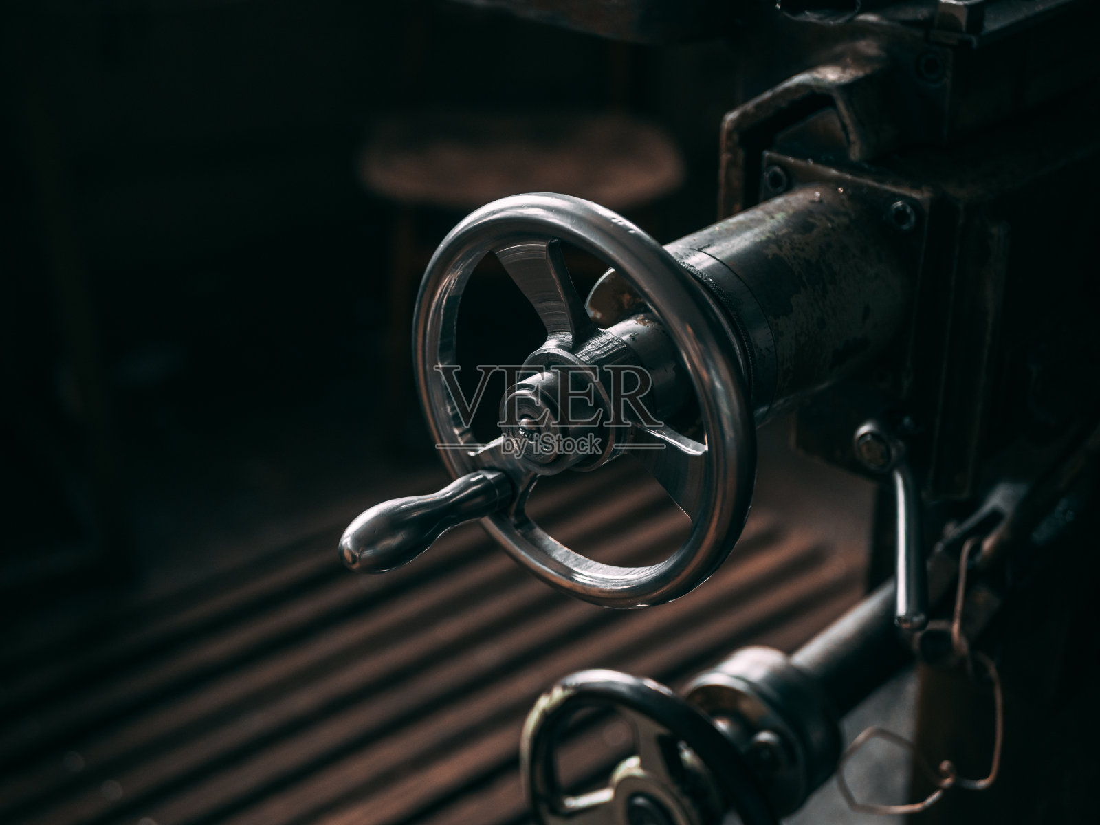 房间里铣床的一部分照片摄影图片