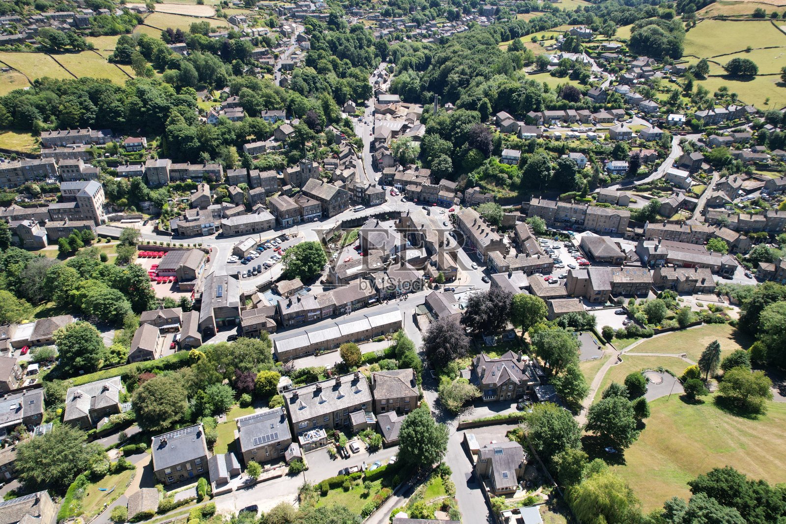 Holmfirth  West Yorkshire, England  high angle drone aerial view照片摄影图片