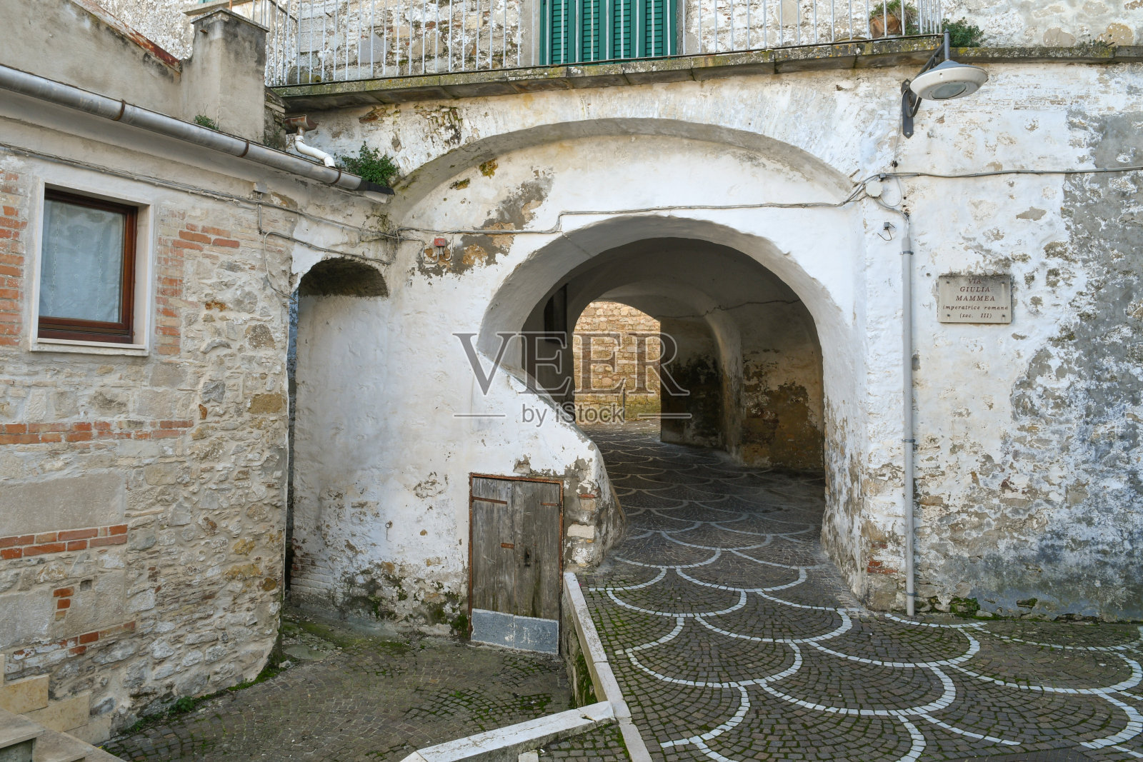 意大利波维诺的阿普利亚村庄。照片摄影图片