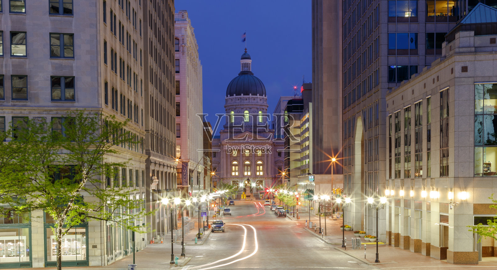 美国印第安纳波利斯士兵和水手纪念碑的夜景照片摄影图片