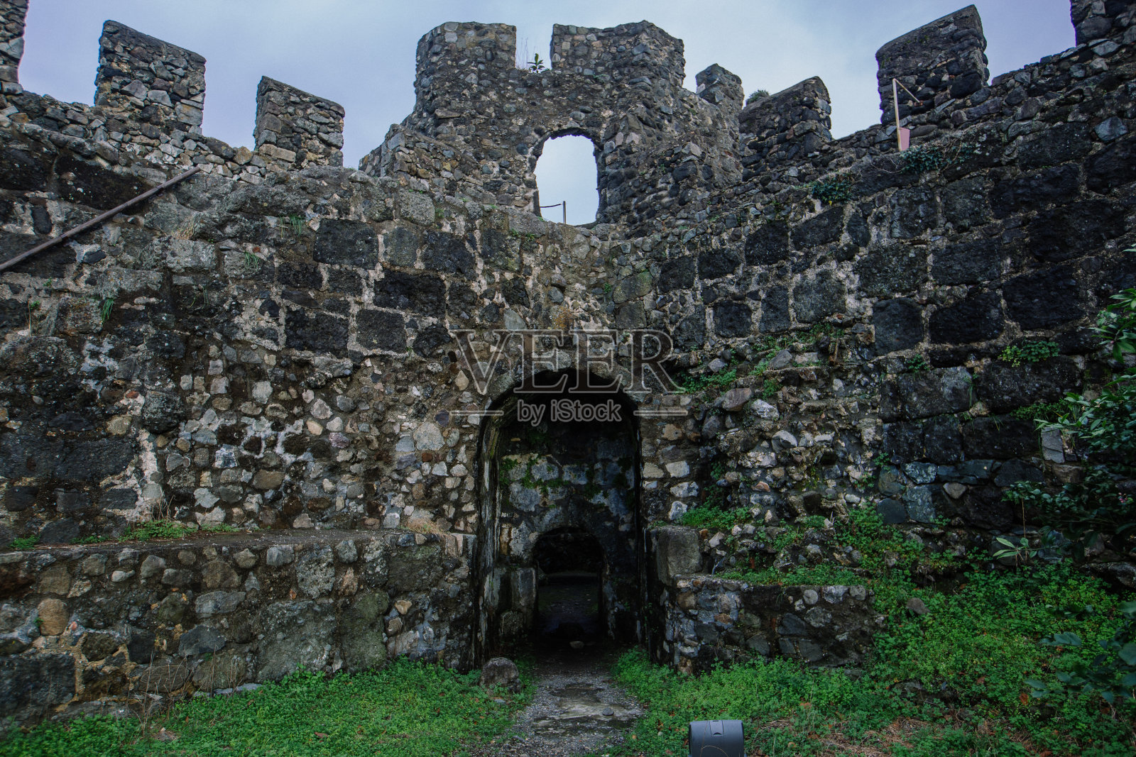 格鲁吉亚巴统的古拜占庭式中世纪堡垒照片摄影图片