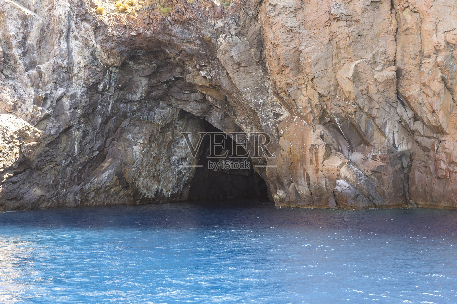 意大利西西里岛墨西拿省利帕里的埃奥利群岛(Isole Eolie)的惊人海景。照片摄影图片