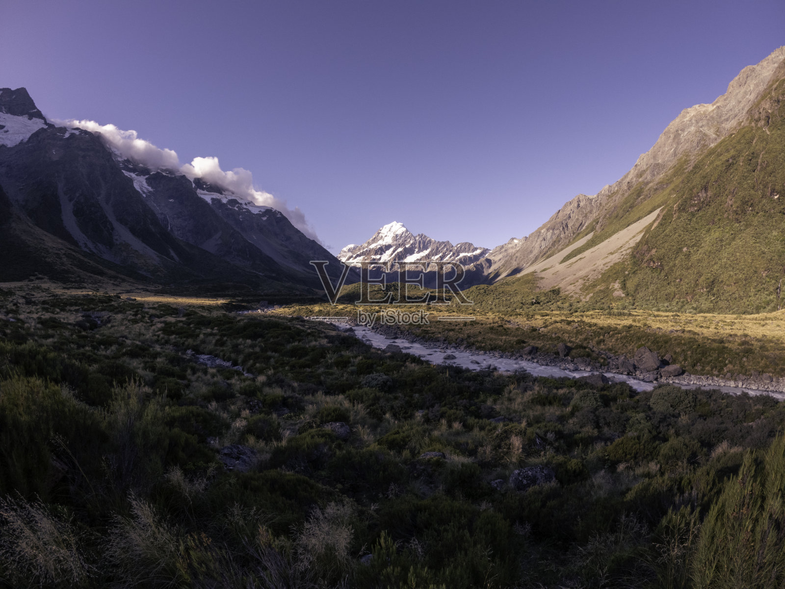 日落时的山景照片摄影图片