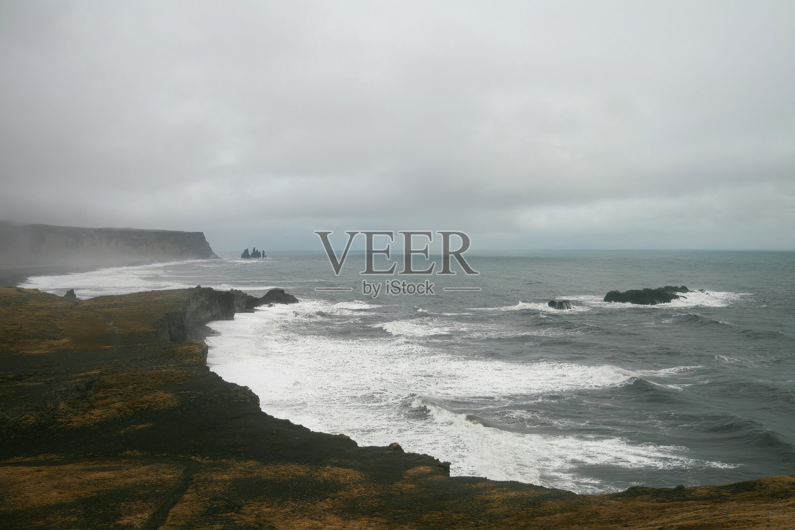 阴天的海景照片摄影图片