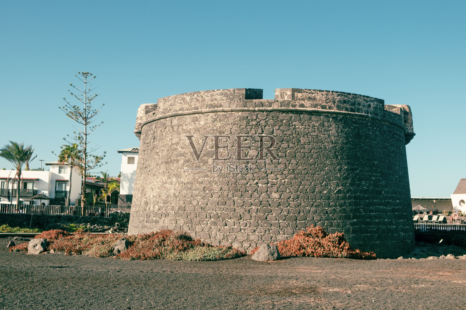 西班牙加那利群岛富埃特文图拉岛Caleta de Fuste的旧堡垒照片摄影图片