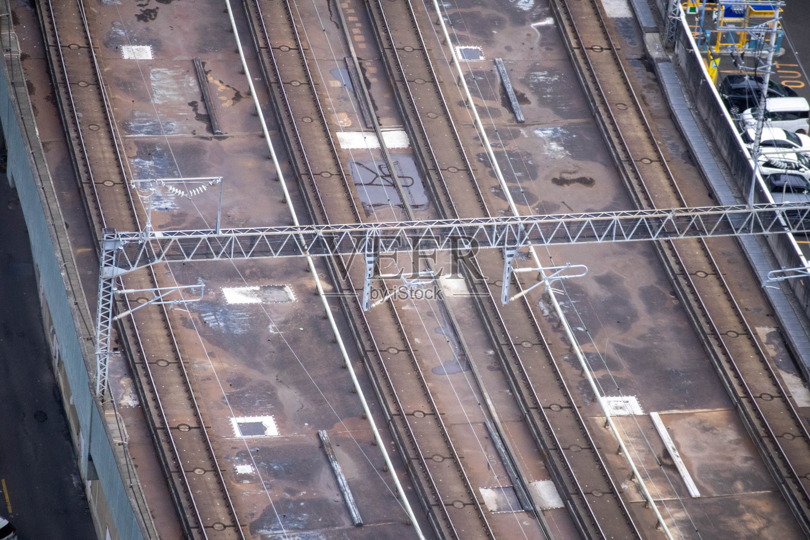 从上面看铁轨照片摄影图片
