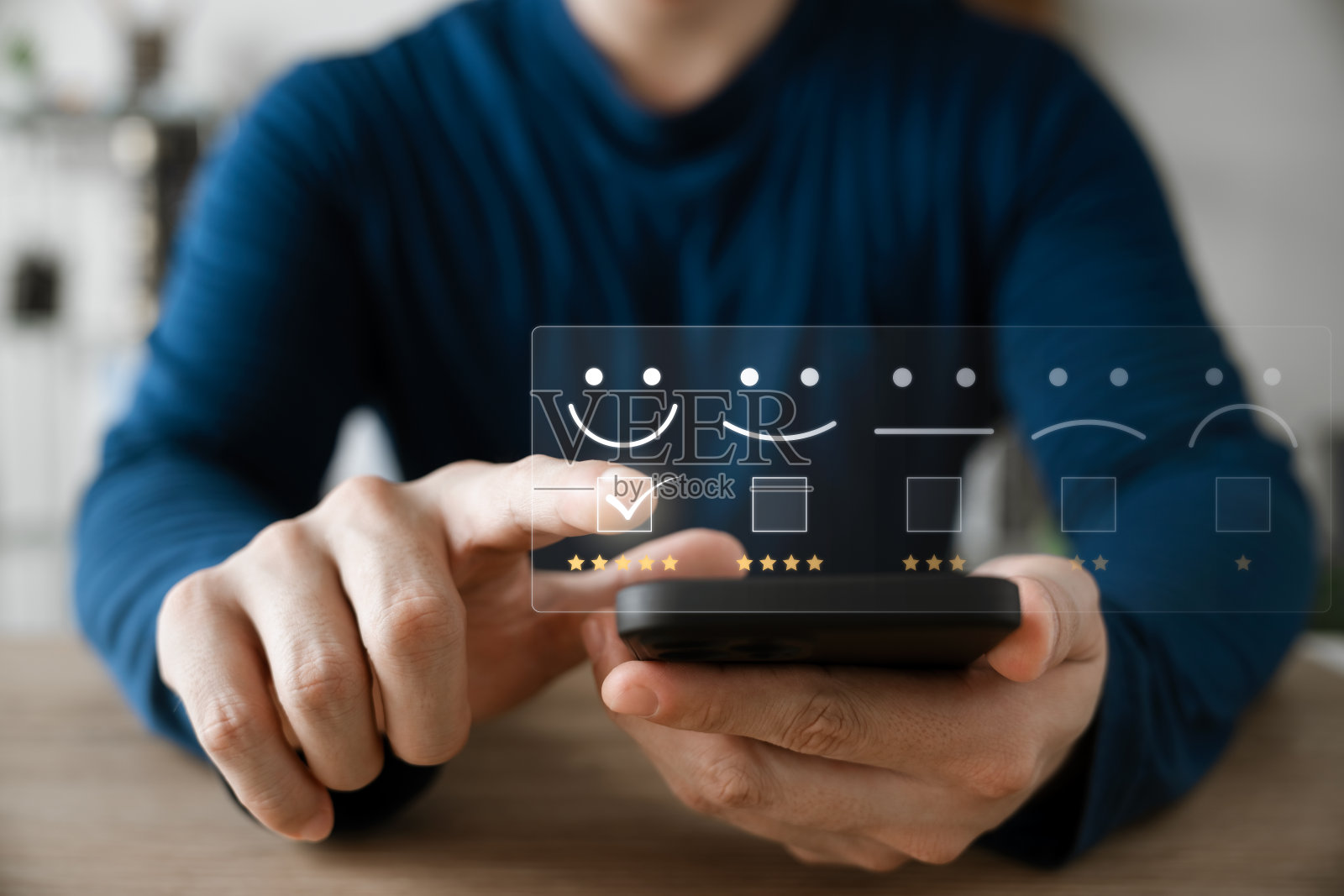 顾客满意度调查的概念，用户对服务体验的评分在网上应用，顾客可以评价服务质量，从而对企业的信誉进行评分。照片摄影图片