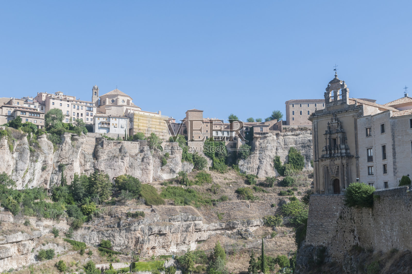 美丽的昆卡城，西班牙在白天的细节照片摄影图片