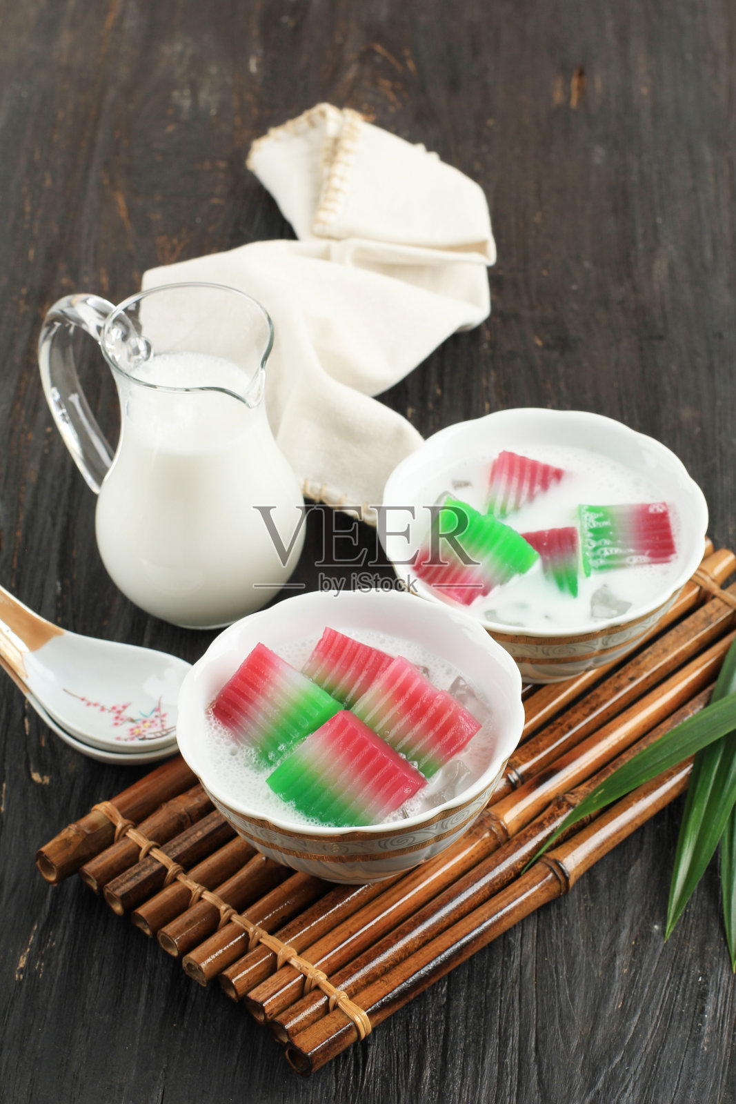 两碗冰披巾，雅加达传统甜品照片摄影图片
