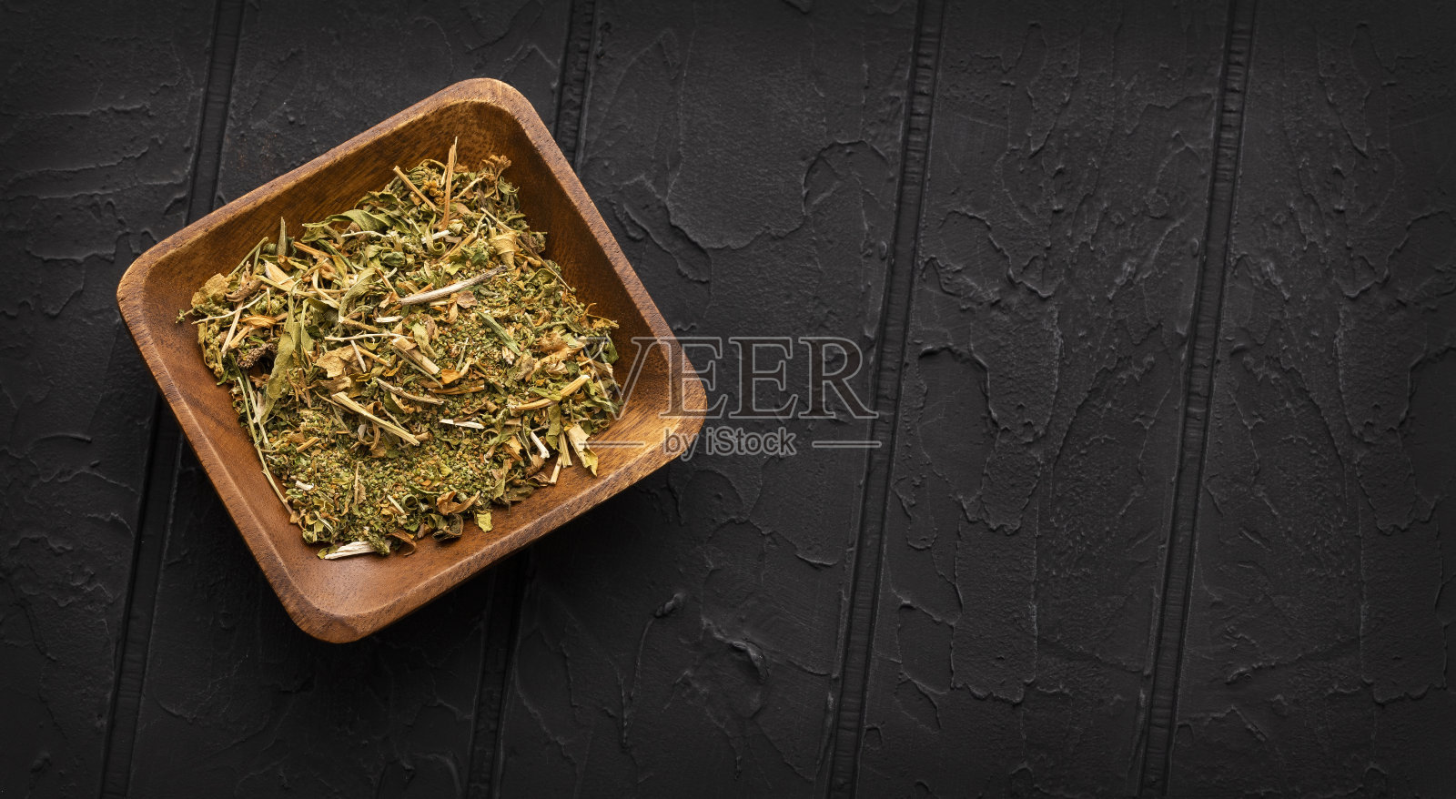 脱水氨水苦的碗中-药用白芍照片摄影图片