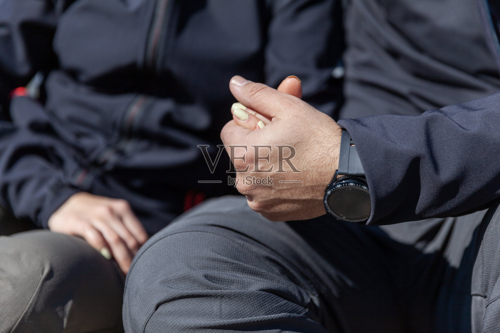 手牵着手照片摄影图片