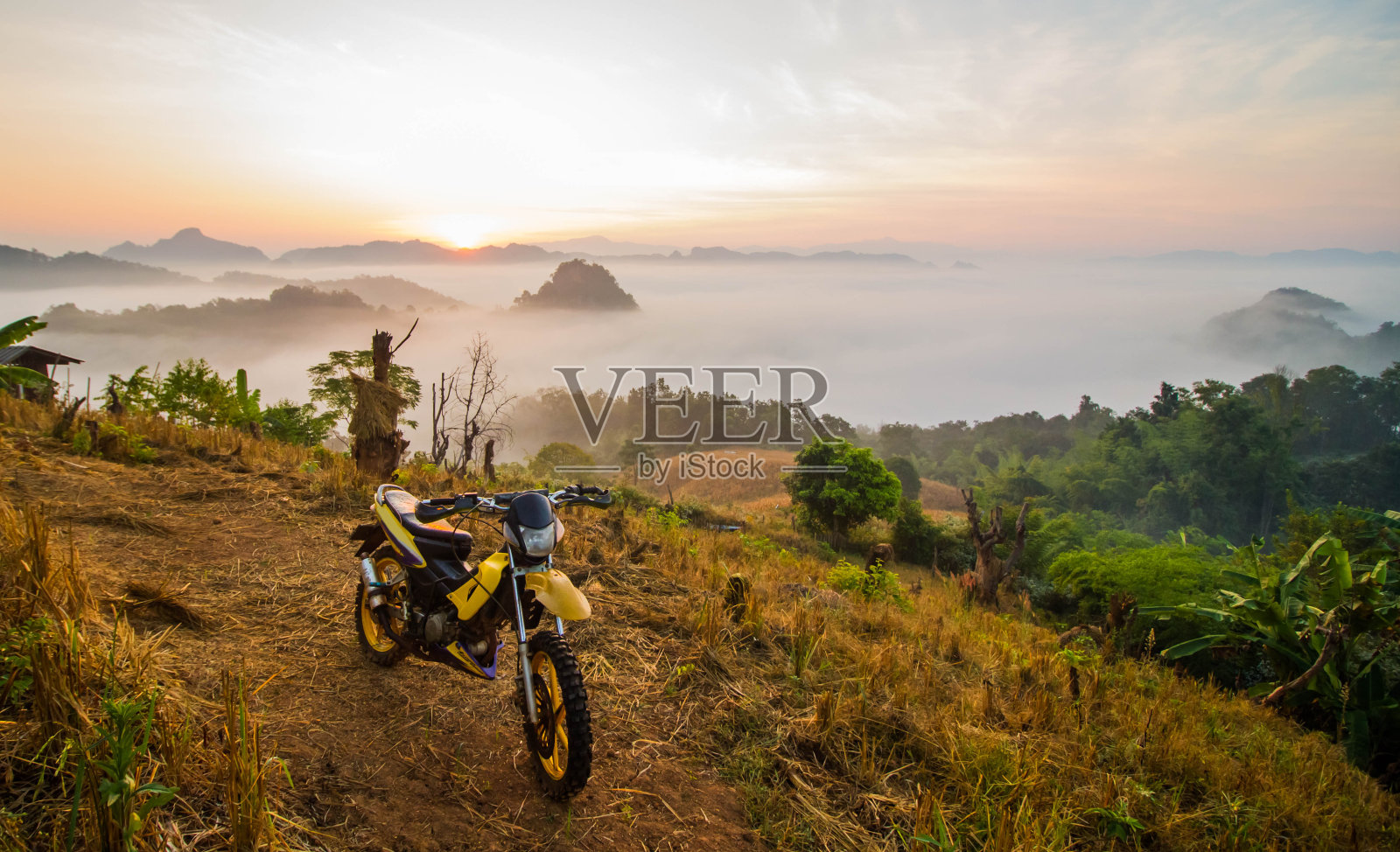 乘汽车旅行照片摄影图片