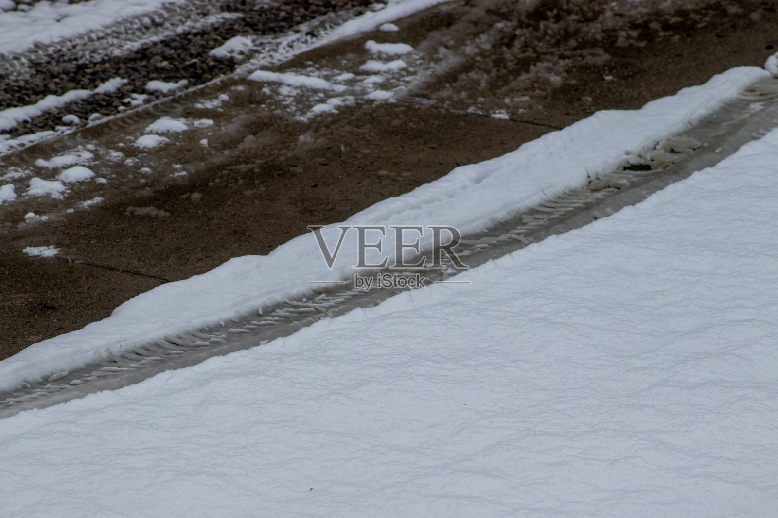 雪砖小径，近景。冬季雪地室外照片摄影图片