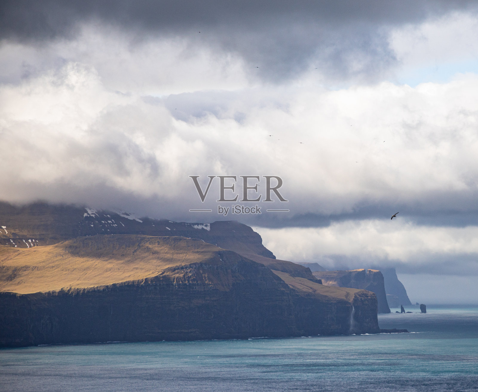 法罗群岛Kalsoy岛的峡湾照片摄影图片