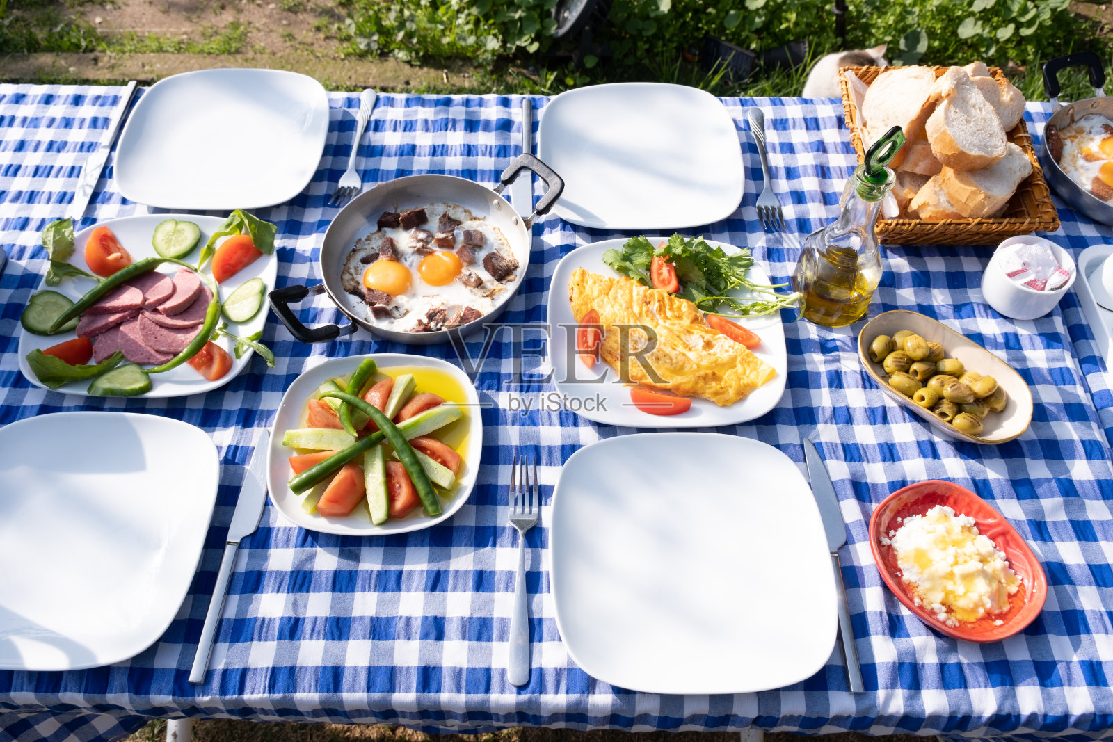 早餐桌上照片摄影图片