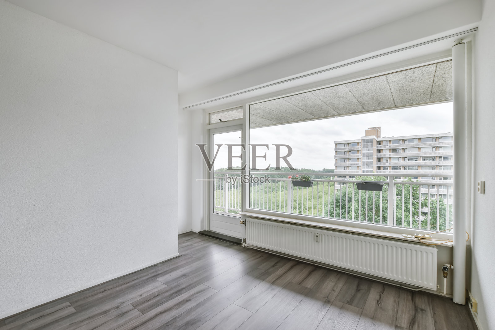 空层压房间，没有家具-现代内饰，新房子照片摄影图片