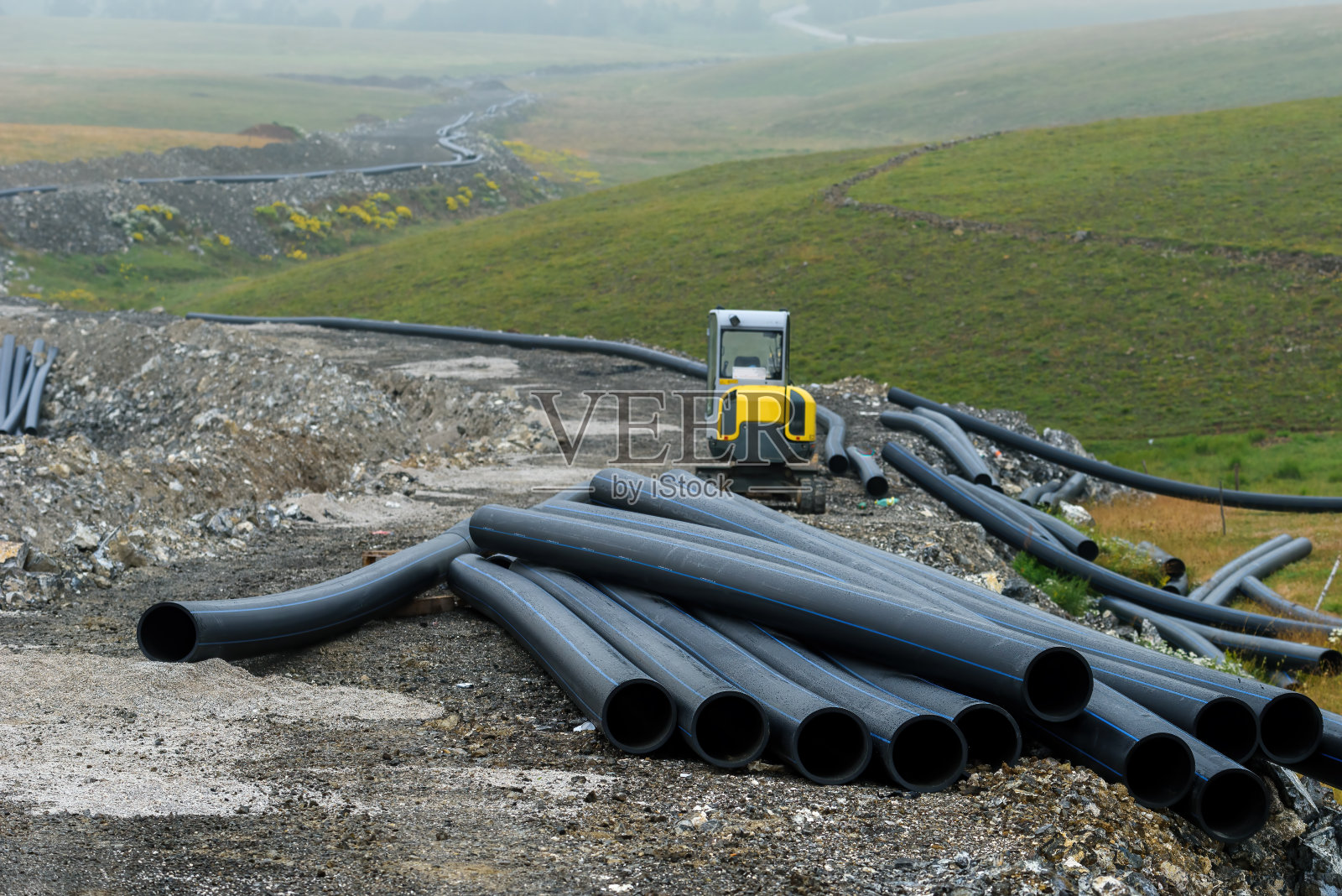 道路建设和卫生下水道的雨水管道照片摄影图片