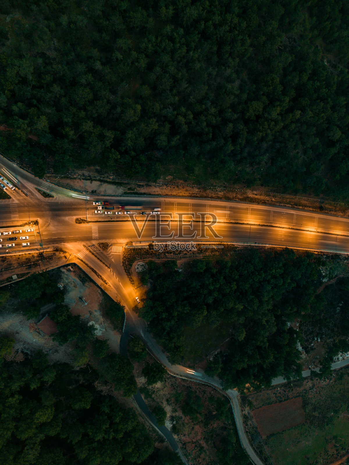 夜景公路路口照片摄影图片
