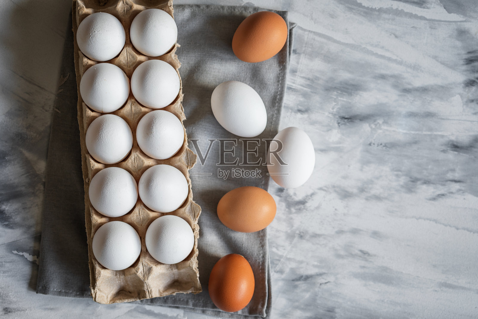 新鲜有机鸡蛋照片摄影图片
