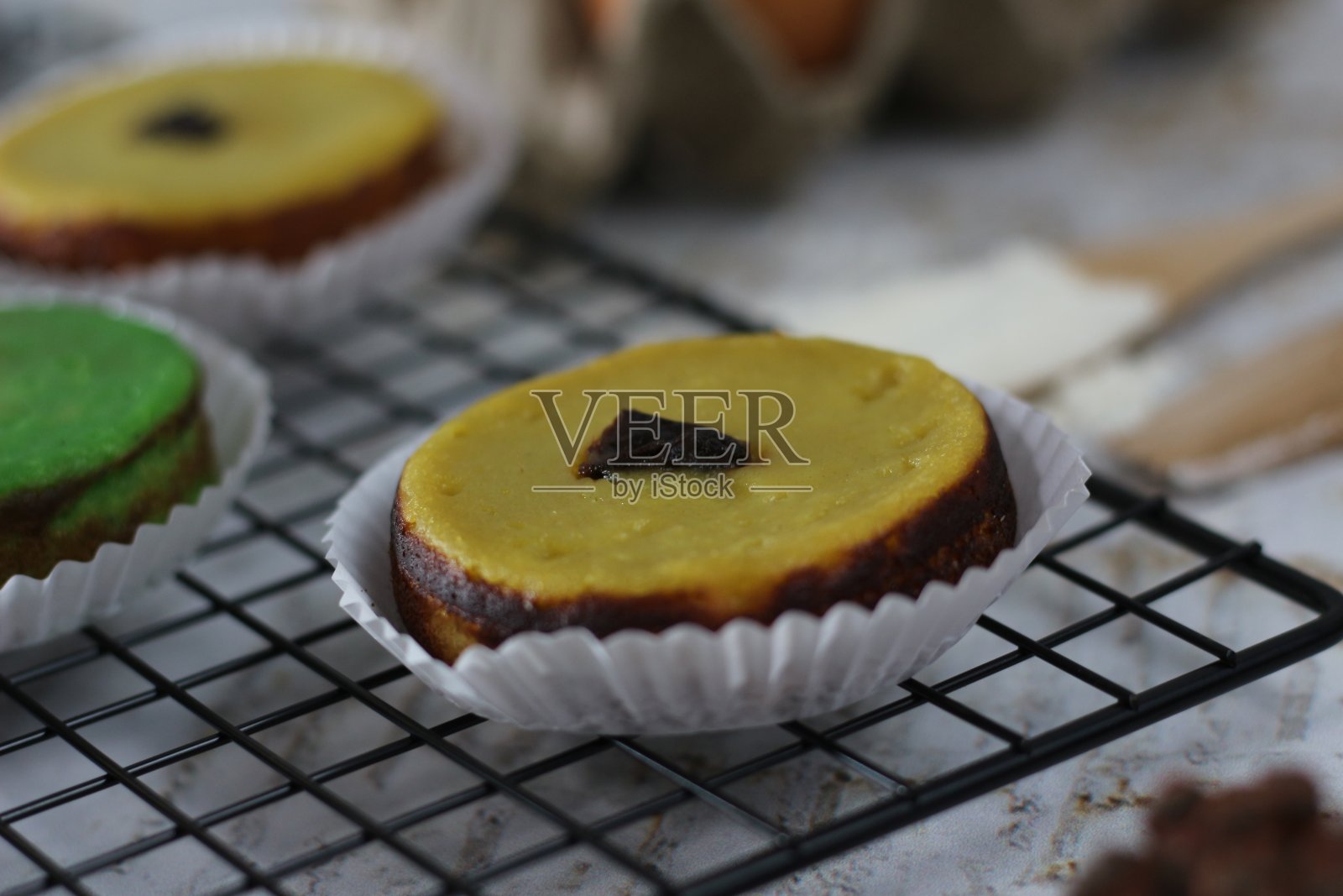 吉隆坡或泥饼，一种传统的印尼蛋糕照片摄影图片