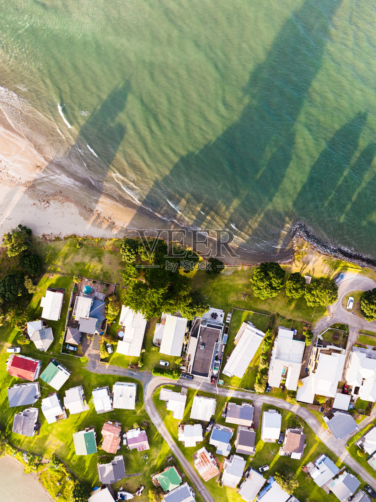 郊区的房子。照片摄影图片