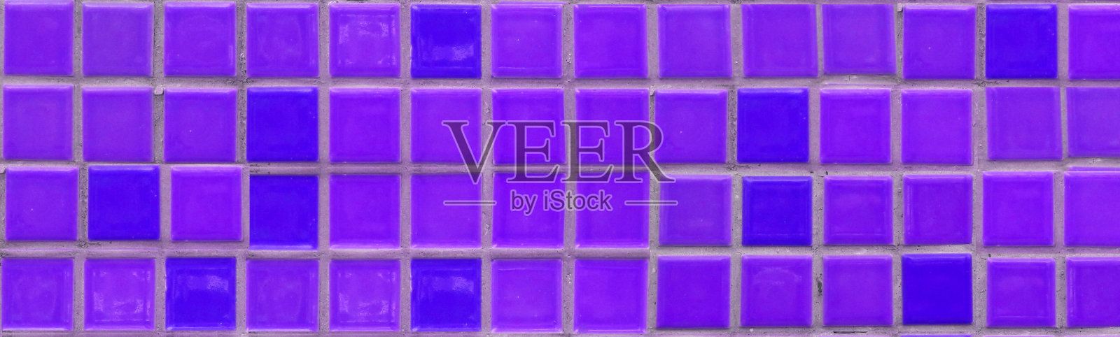 彩色的旧马赛克方砖。方砖，背景纹理。旧瓷砖壁纸。自然地表风化照片摄影图片