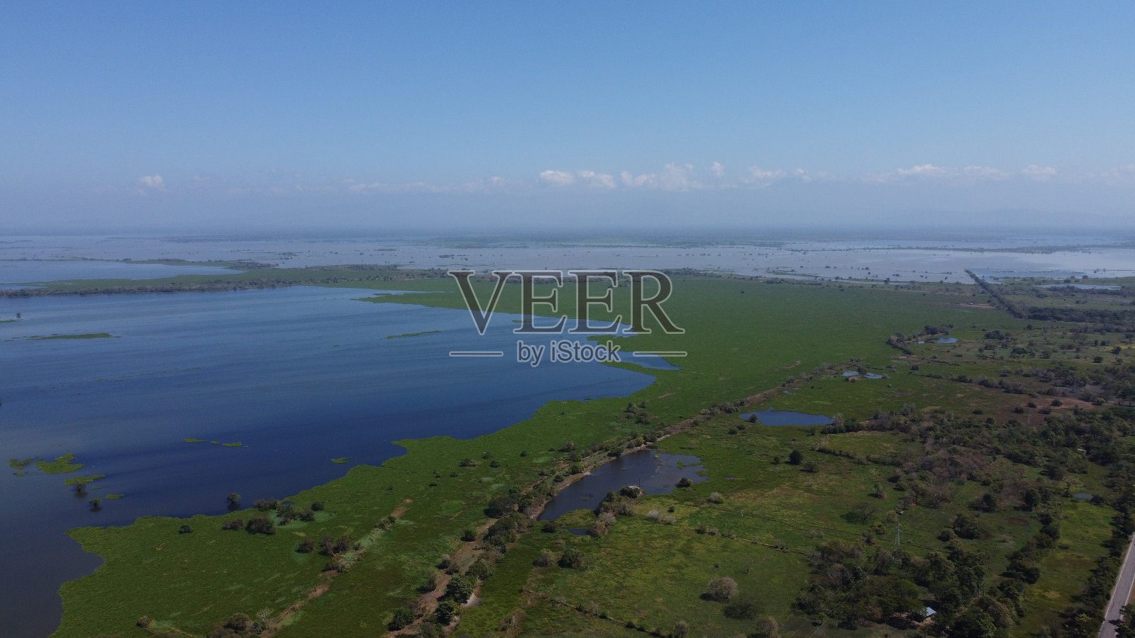 鸟瞰西那加河蓝天照片摄影图片