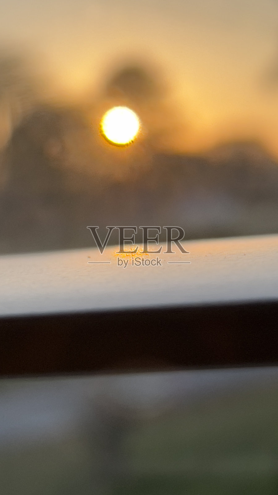 大自然在日出的第一缕阳光中展现她的宝藏照片摄影图片