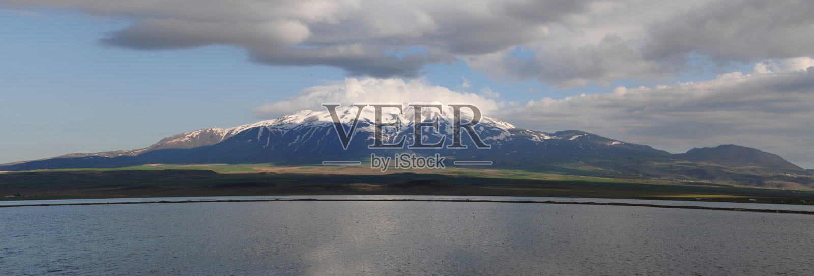 苏番山和索达利湖-阿迪切瓦兹照片摄影图片