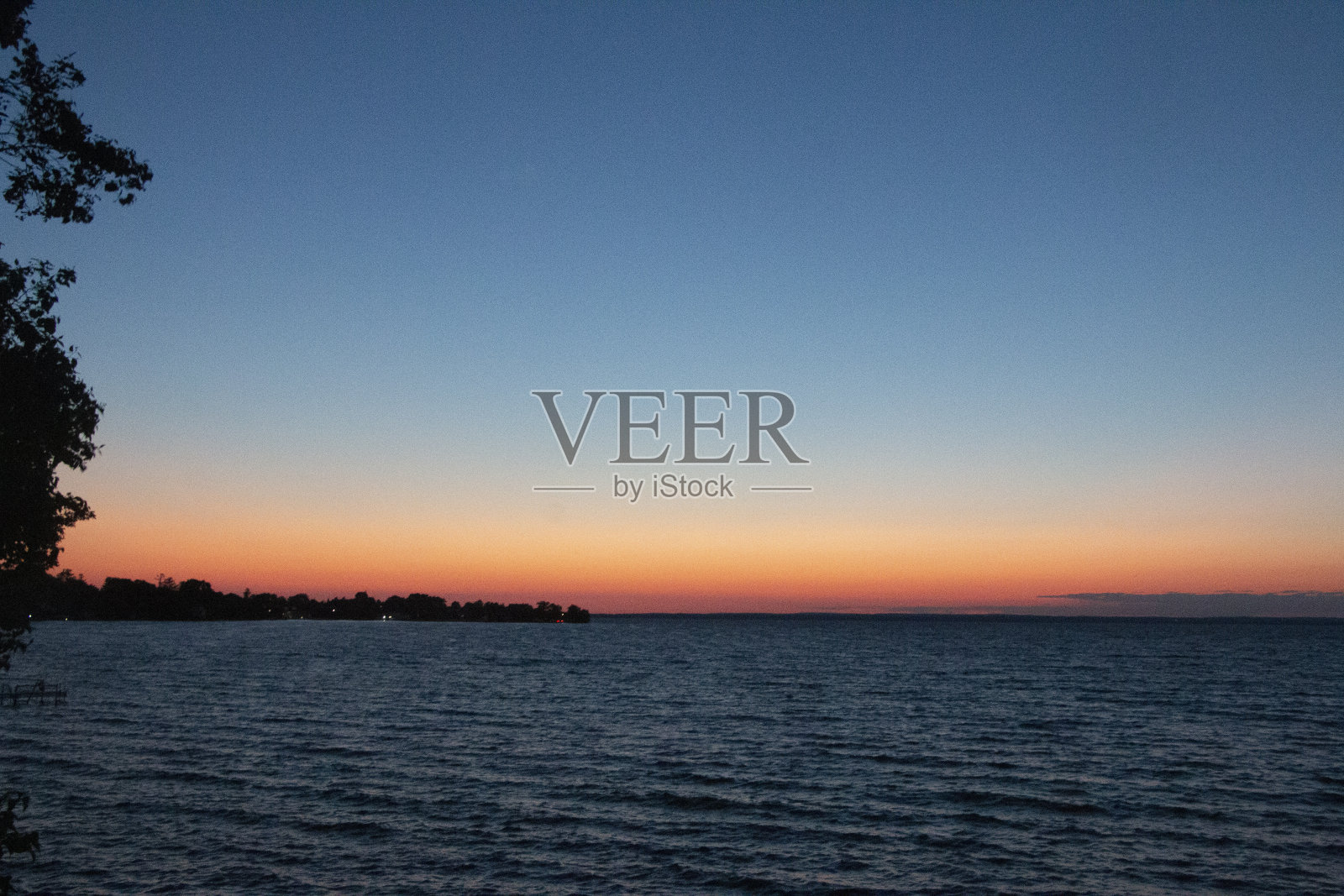 安大略湖的水湾在夏季小屋多伦多照片摄影图片