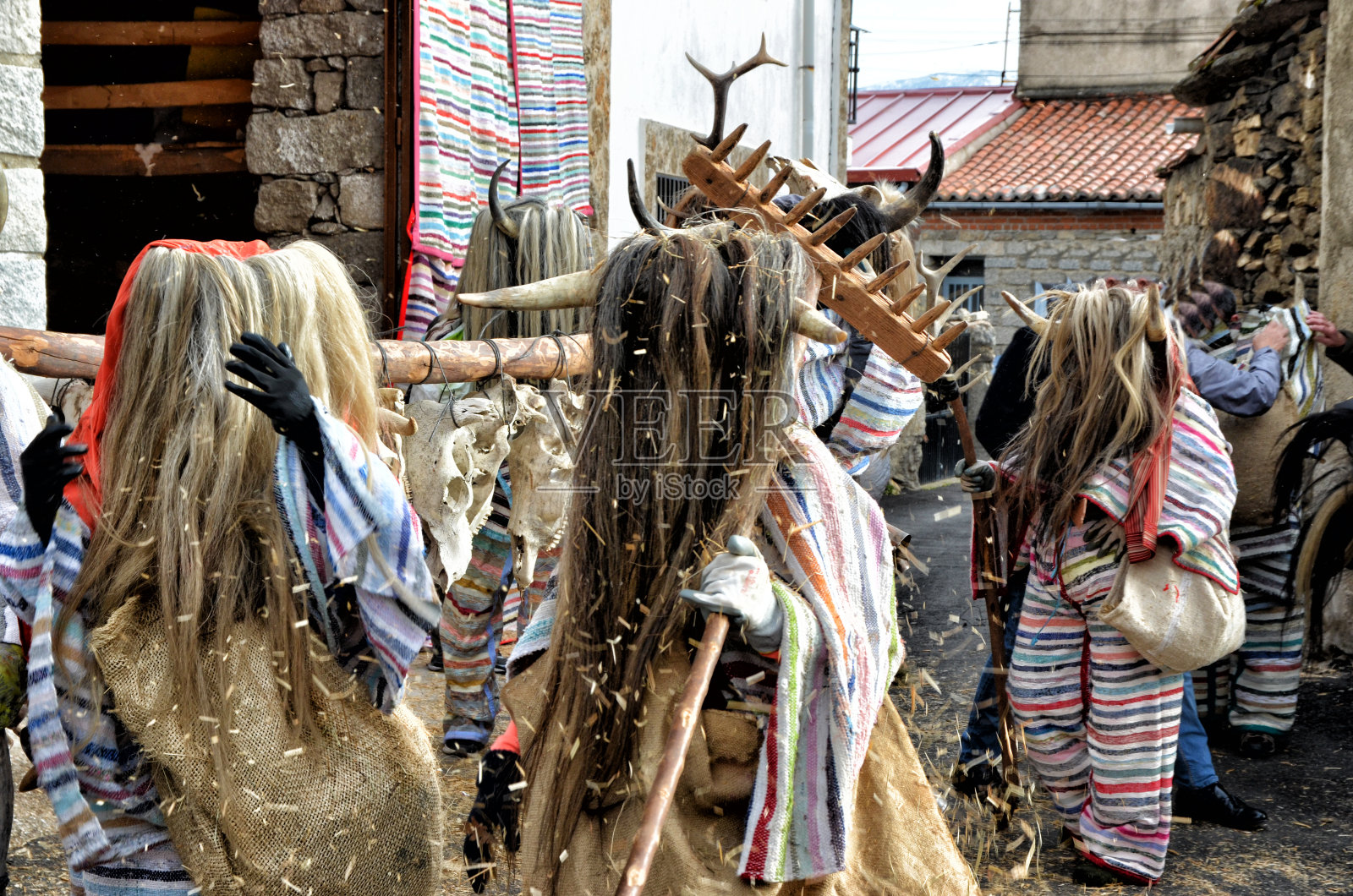 纳瓦罗萨狂欢节上的瓜鲁玉米片照片摄影图片