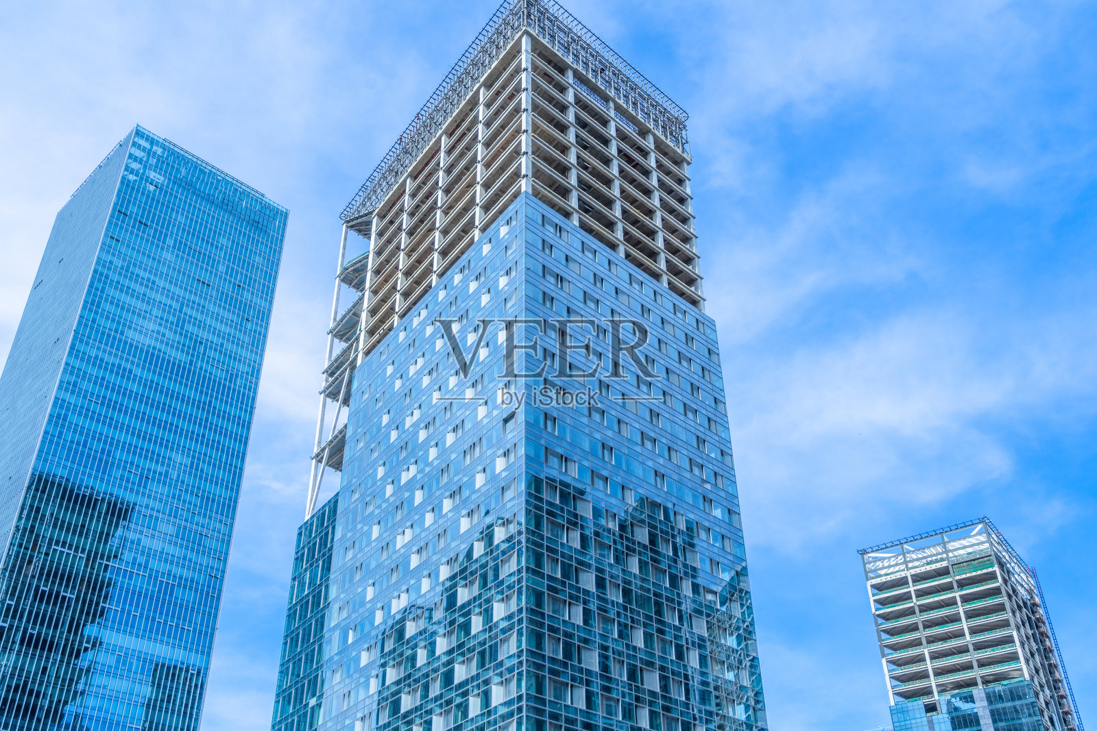 中国城市摩天大楼的低角度视图照片摄影图片