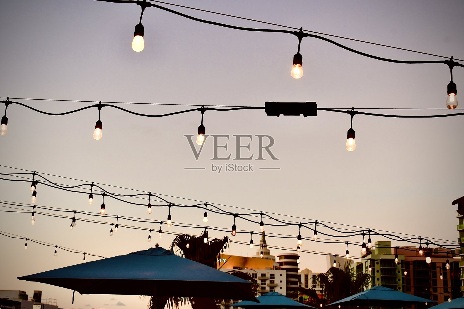 黄昏的迈阿密城市天际线照片摄影图片