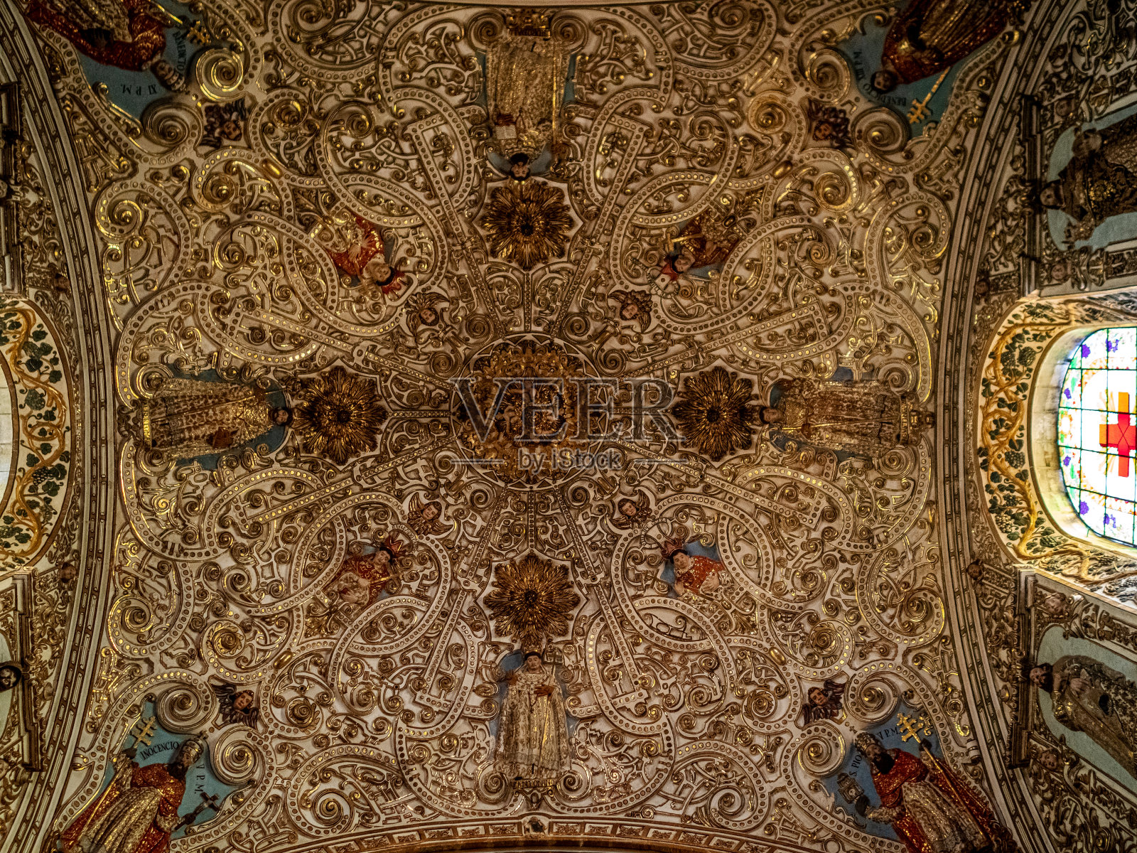 历史悠久的教堂内部照片摄影图片