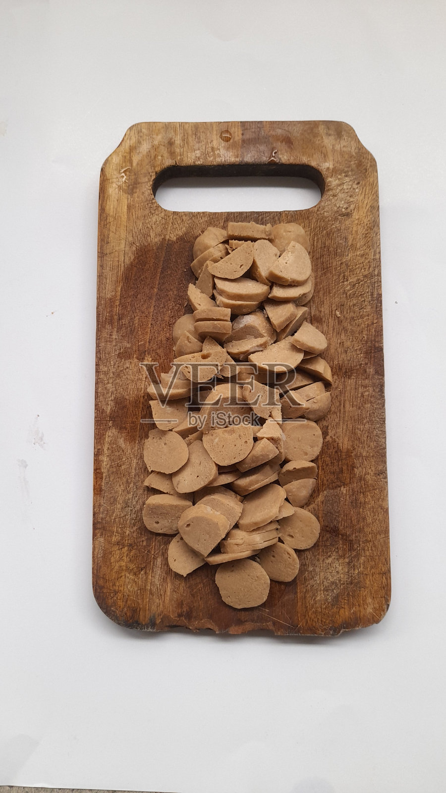 食物切肉丸在托盘顶部视图上的白色背景。照片摄影图片