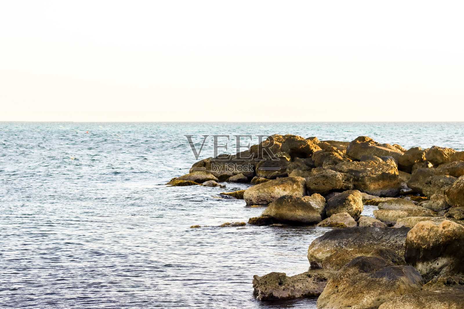 美丽的地中海海滩海景照片摄影图片