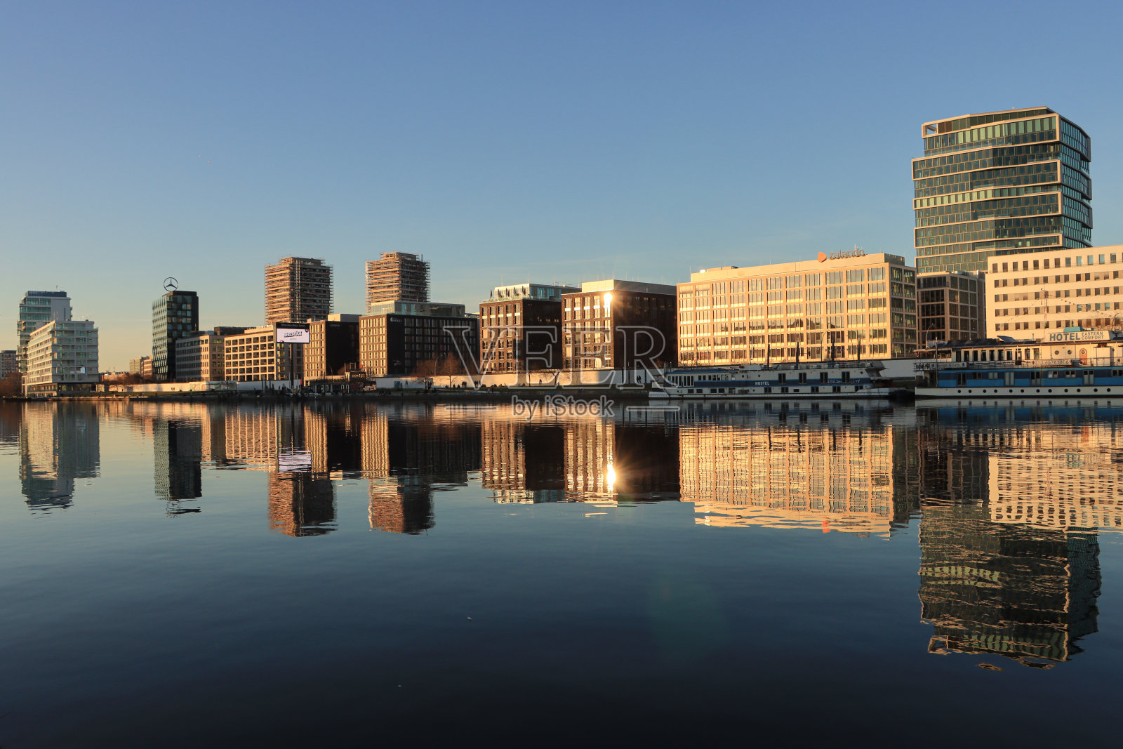 新柏林滨水区东侧画廊照片摄影图片