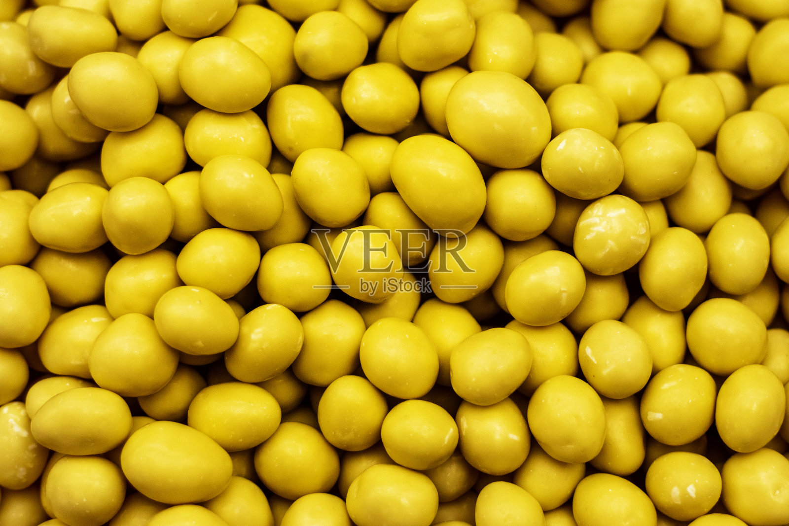 抽象背景的什锦坚果，榛子，腰果，杏仁在白巧克力，Fletlay照片摄影图片