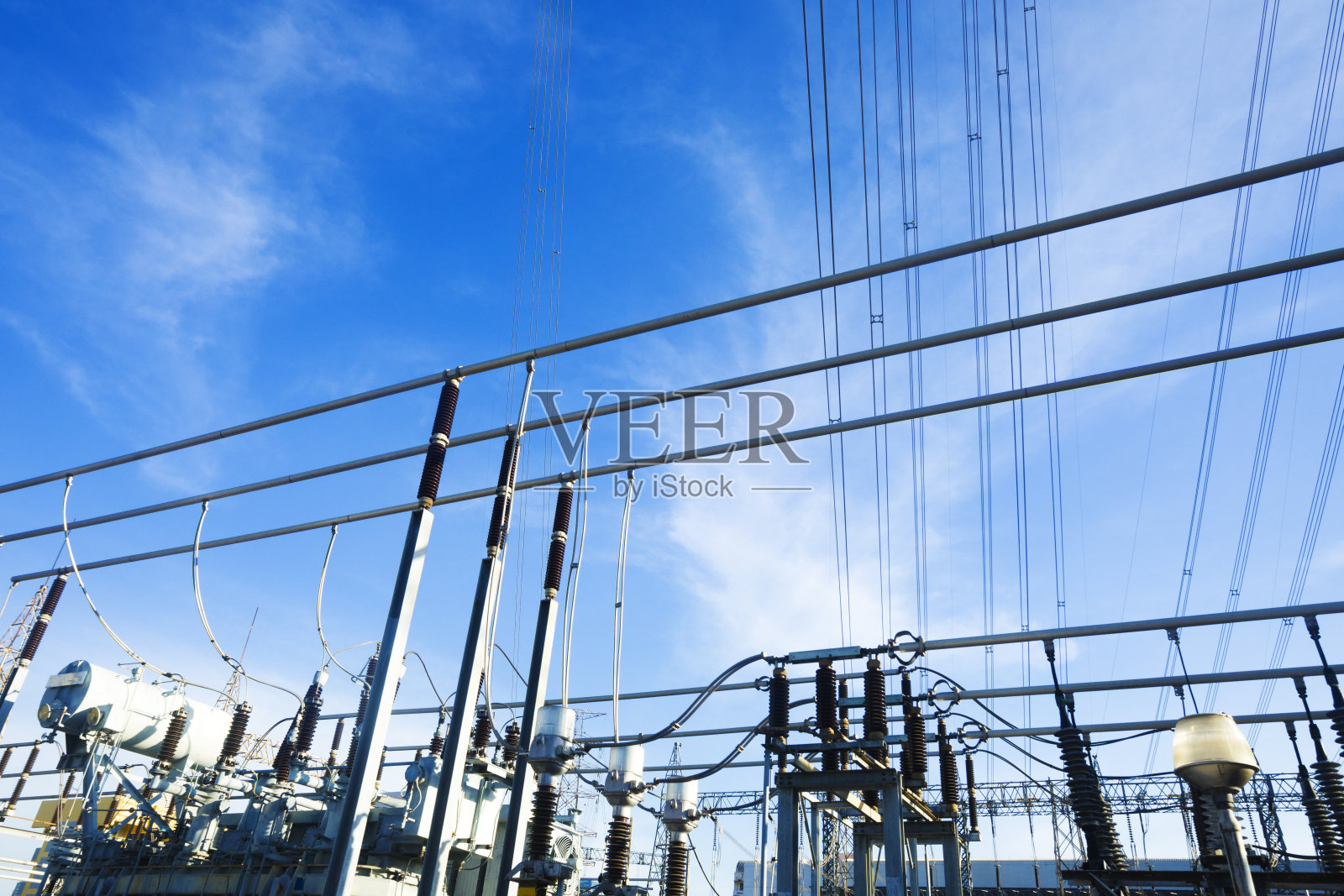 变电站变压器及电线照片摄影图片
