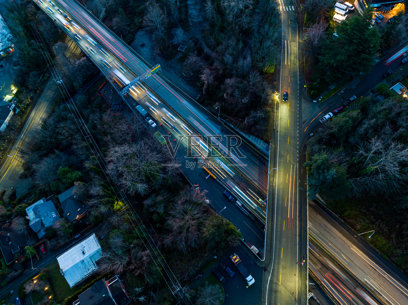 进入城市的交通鸟瞰图照片摄影图片