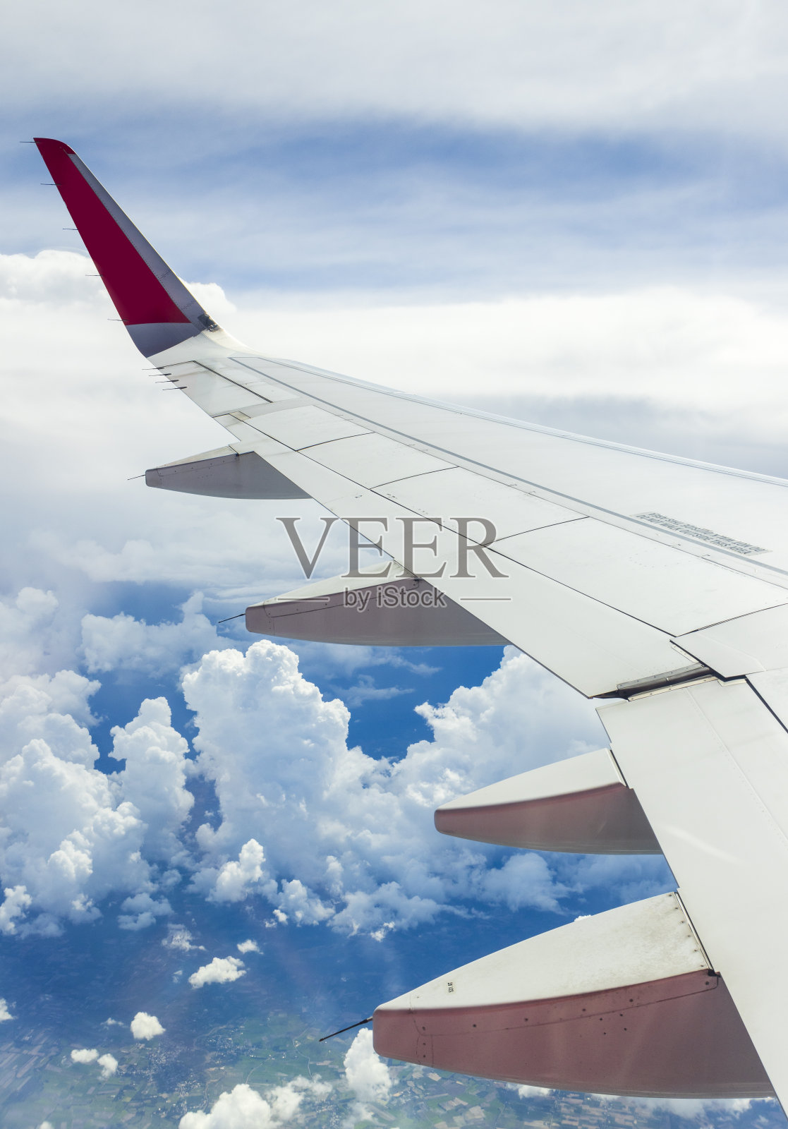 傍晚从飞机窗口看天空照片摄影图片